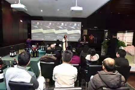 d8ebf65cff0d9990843f76f3dceba080.jpg