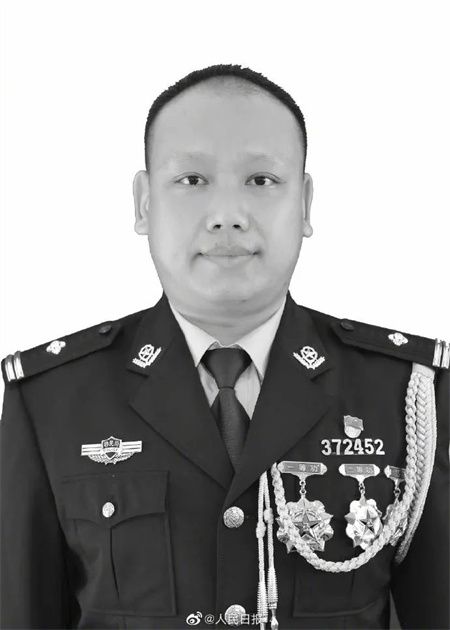 cd04a2f7c9ba0218cd16aaef01b5343a.jpg
