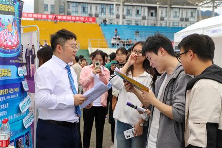 caec85cd38061ec9704c0d8b79f0eb65.jpg