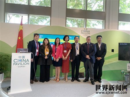 e2128174acfda2d86d988724f69915b8.jpg