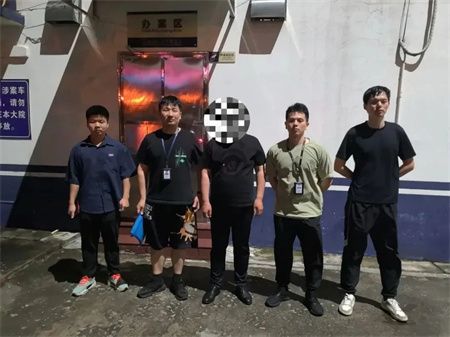 60ddcc448e04b057a94cdffc93ddceb1.jpg